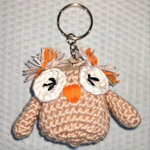 🦉NEW Keychain Owl Backpack Tag HANDCRAFTED Crochet - Picture 3 of 5